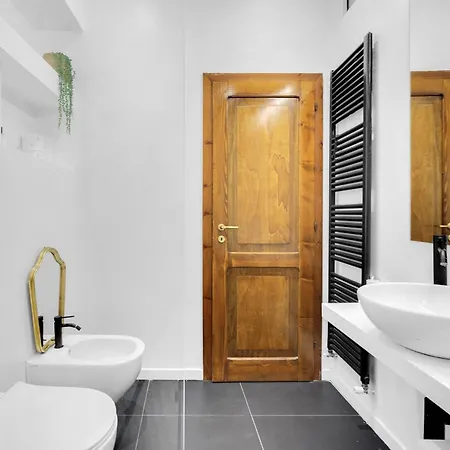Bright Design House In The Heart Of 公寓 *