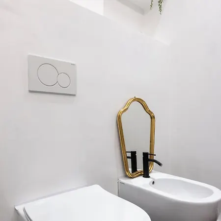 公寓 Bright Design House In The Heart Of *